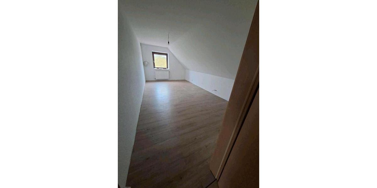 Dachgeschoßwohnung Dannewerk - 3 Zimmer, 85 m&sup2;, 1.200&euro; | Angebot:26239013
