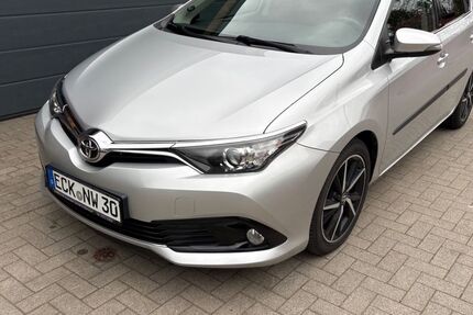 Toyota Auris 150.000 km 7.499 &euro; Kosel 24354