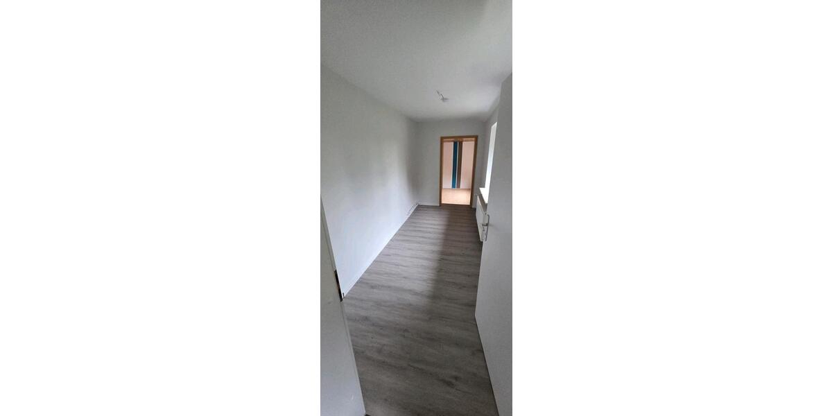 Etagenwohnung Neuberend - 4 Zimmer, 104 m&sup2;, 1.200&euro; | Angebot:26249472