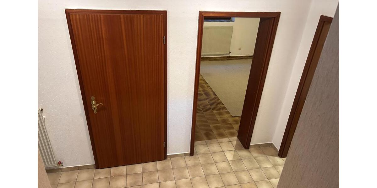 Etagenwohnung Osterrönfeld - 3 Zimmer, 70 m&sup2;, 700&euro; | Angebot:26676280
