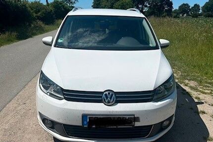 VW Touran 302.000 km 5.099 &euro; Fleckeby 24357