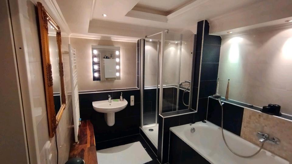 Einfamilienhaus Holtsee - 11 Zimmer, 350 m&sup2;, 675.000&euro; | Angebot:22227267