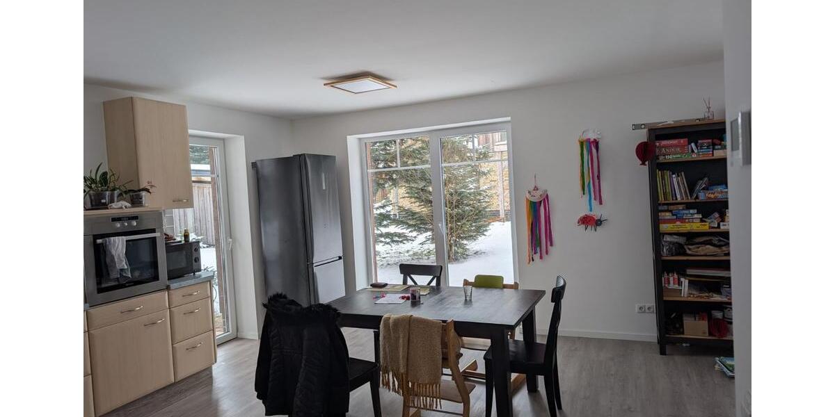 Erdgeschoßwohnung Stolk - 4 Zimmer, 100 m&sup2;, 1.150&euro; | Angebot:25850173