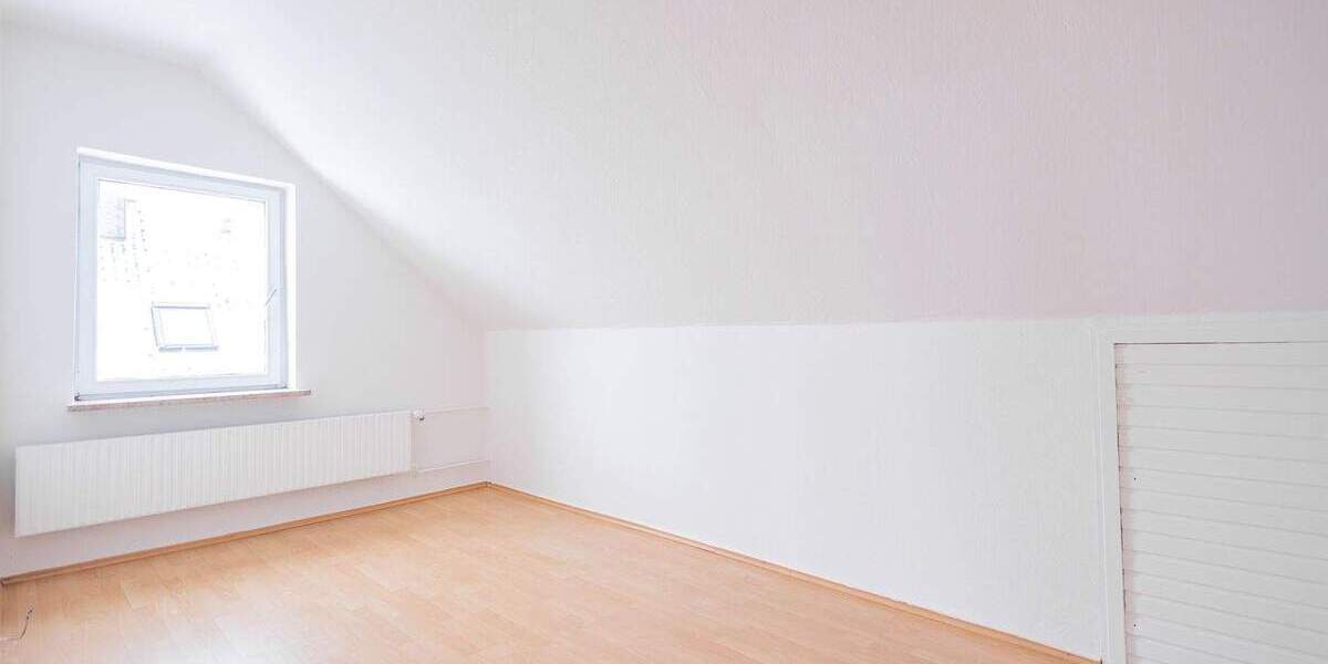 Mehrfamilienhaus, Wohnhaus Lohe-Föhrden Föhrden - 8 Zimmer, 195 m&sup2;, 299.000&euro; | Angebot:25728177