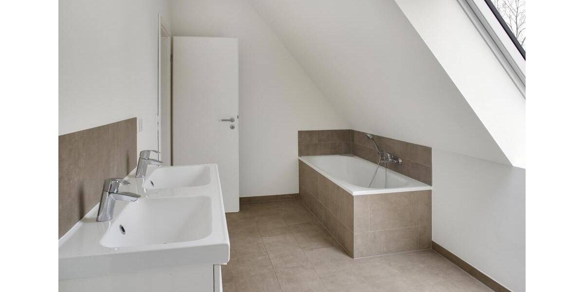 Reihenhaus Rieseby - 6 Zimmer, 200 m&sup2;, 2.300&euro; | Angebot:26230275