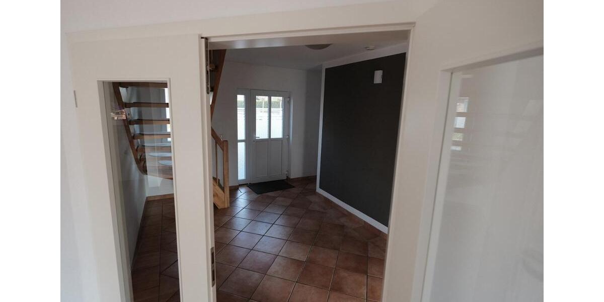 Einfamilienhaus Osterrönfeld - 5 Zimmer, 127 m&sup2;, 1.450&euro; | Angebot:26600863