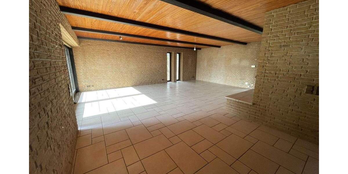 Einfamilienhaus Schleswig - 6 Zimmer, 202 m&sup2;, 420.000&euro; | Angebot:25657418