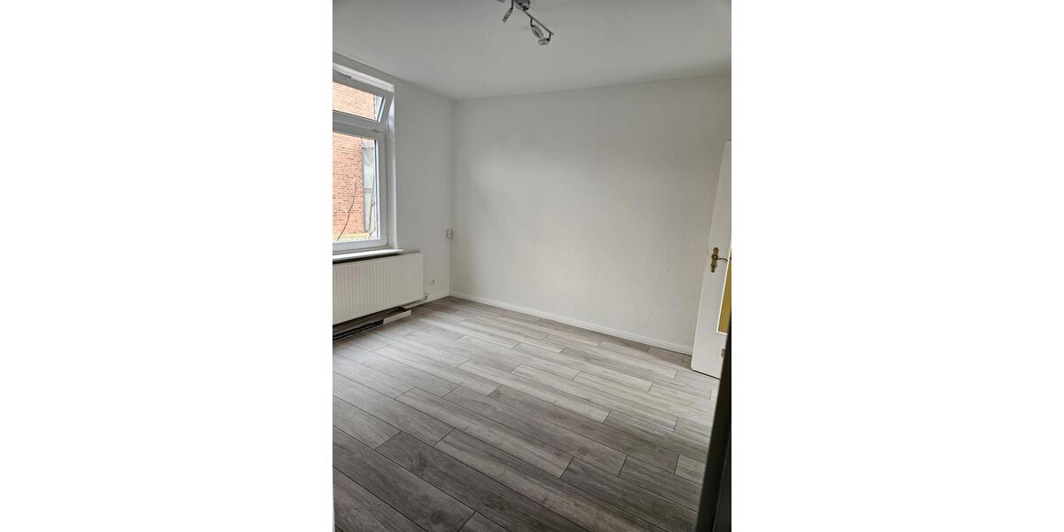 Erdgeschoßwohnung Büdelsdorf - 1 Zimmer, 28 m&sup2;, 305&euro; | Angebot:25869695