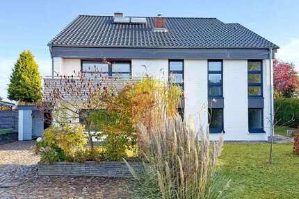 Haus Schleswig - 9 Zimmer, 210 m&sup2;, 550.000&euro; | Angebot:23737856