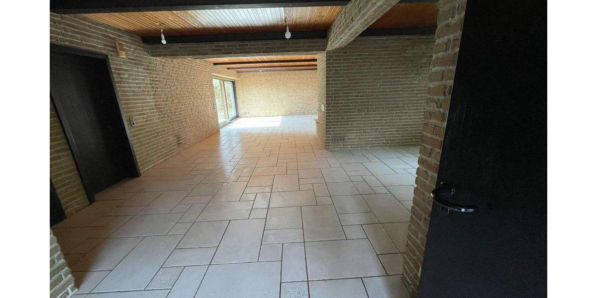 Einfamilienhaus Schleswig - 6 Zimmer, 202 m&sup2;, 420.000&euro; | Angebot:25657418
