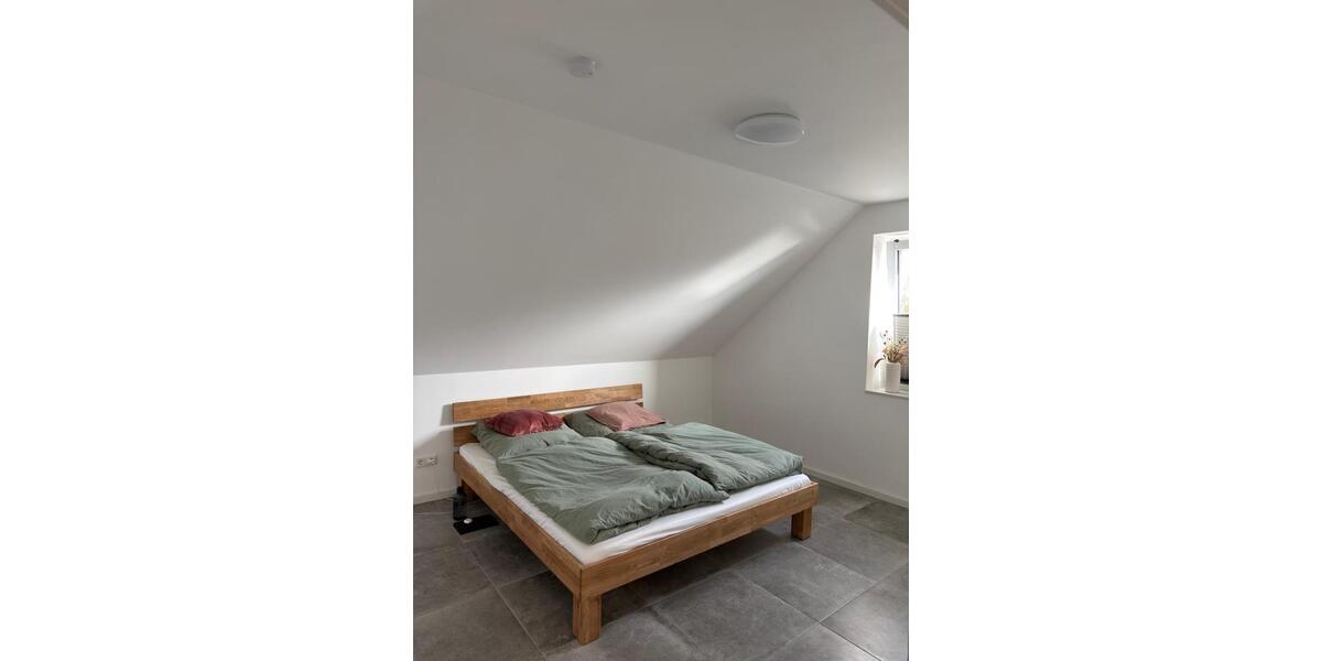 Dachgeschoßwohnung Börm - 3 Zimmer, 61 m&sup2;, 925&euro; | Angebot:25049541