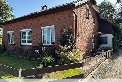 Haus Uelsby - 8 Zimmer, 168 m&sup2;, 229.000&euro; | Angebot:25745855