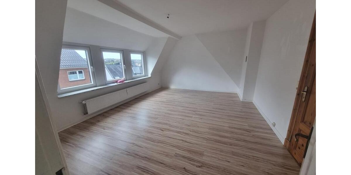 Dachgeschoßwohnung Tastrup - 3 Zimmer, 66 m&sup2;, 663&euro; | Angebot:25869682