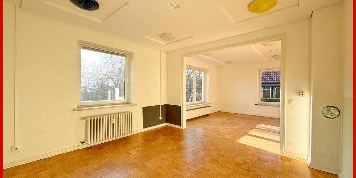Einfamilienhaus Schleswig - 9 Zimmer, 259 m&sup2;, 275.000&euro; | Angebot:26029303