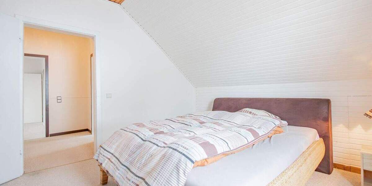 Mehrfamilienhaus, Wohnhaus Lohe-Föhrden Föhrden - 8 Zimmer, 195 m&sup2;, 299.000&euro; | Angebot:25728177