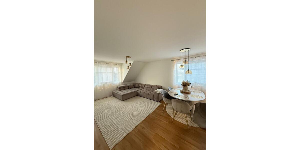 Dachgeschoßwohnung Tolk - 3 Zimmer, 73 m&sup2;, 850&euro; | Angebot:25421158