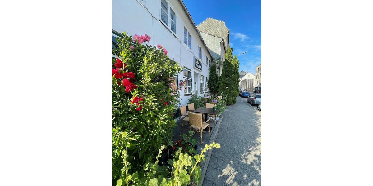 Einfamilienhaus Schleswig - 6 Zimmer, 250 m&sup2;, 145.000&euro; | Angebot:23821589