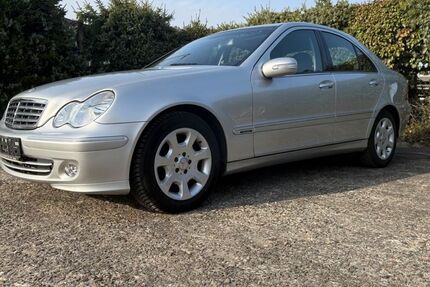 Mercedes-Benz C 220 147.600 km 6.450 &euro; Fockbek 24787
