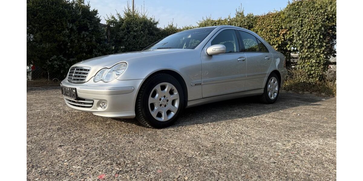 Mercedes-Benz C 220 147.600 km 6.450 &euro; Fockbek 24787