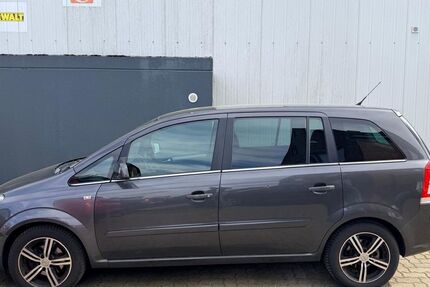 Opel Zafira 176.000 km 3.999 &euro; Schleswig-Holstein - Neumünster 24539