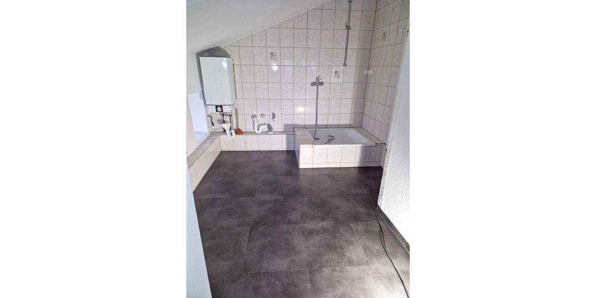 Etagenwohnung Büdelsdorf - 3 Zimmer, 110 m&sup2;, 625&euro; | Angebot:25700043