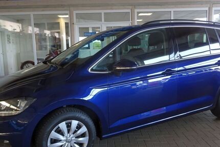 VW Touran 178.965 km 14.850 &euro; Steinbergkirche 24972