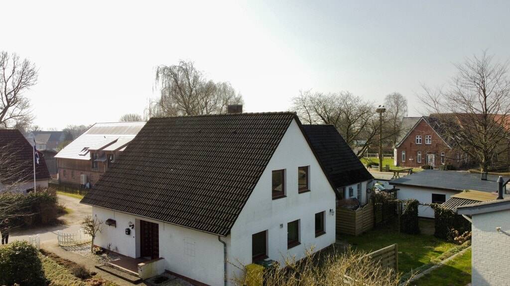 Mehrfamilienhaus, Wohnhaus Rantrum - 9 Zimmer, 242 m&sup2;, 319.000&euro; | Angebot:25984254