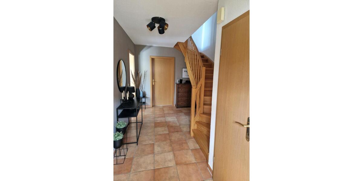 Doppelhaushälfte Tarp - 3 Zimmer, 122 m&sup2;, 1.250&euro; | Angebot:25866572