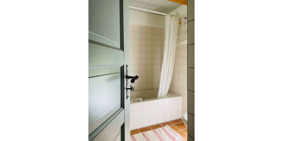 Traumhaftes Reetdach-Ein-Zweifamilienhaus mit parkähnlichem Garten in Angeln - Zweifamilienhaus Scheggerott | Angebot:26565370