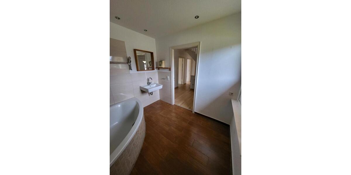 Einfamilienhaus Kropp - 6 Zimmer, 130 m&sup2;, 1.350&euro; | Angebot:26504585