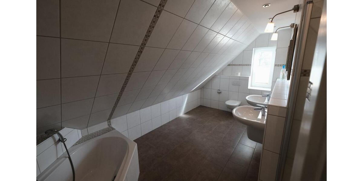 Einfamilienhaus Osterrönfeld - 5 Zimmer, 127 m&sup2;, 1.450&euro; | Angebot:26600863