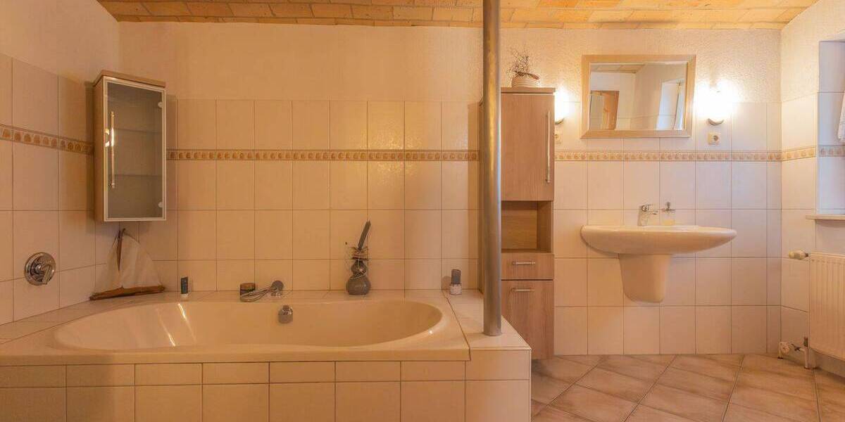 Mehrfamilienhaus, Wohnhaus Fockbek - 6 Zimmer, 200 m&sup2;, 1.490&euro; | Angebot:26433587