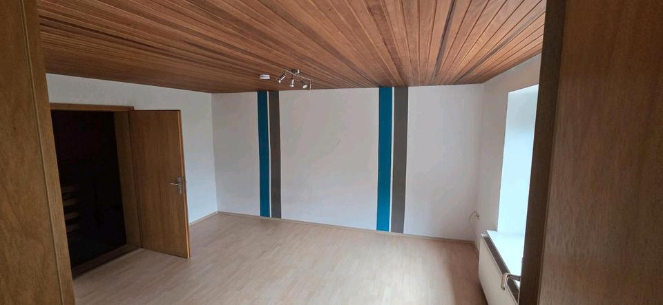 Etagenwohnung Neuberend - 4 Zimmer, 104 m&sup2;, 1.200&euro; | Angebot:26249472