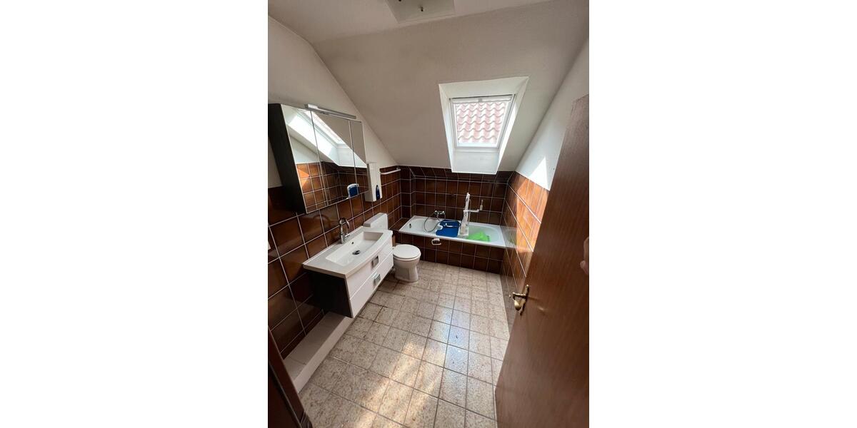 Dachgeschoßwohnung Sterup - 3 Zimmer, 108 m&sup2;, 1.056&euro; | Angebot:25844673