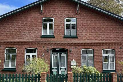 Haus Bergenhusen - 10 Zimmer, 300 m&sup2;, 355.000&euro; | Angebot:23171930