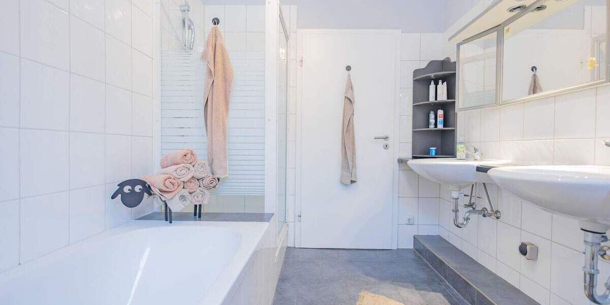 Mehrfamilienhaus, Wohnhaus Lohe-Föhrden Föhrden - 8 Zimmer, 195 m&sup2;, 299.000&euro; | Angebot:25728177