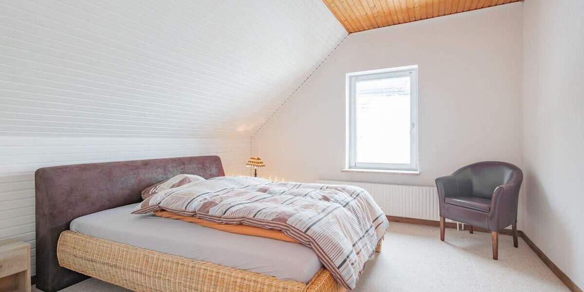 Mehrfamilienhaus, Wohnhaus Lohe-Föhrden Föhrden - 8 Zimmer, 195 m&sup2;, 299.000&euro; | Angebot:25728177