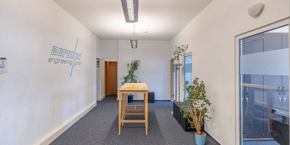 Gewerbeobjekt Büdelsdorf - 6 Zimmer, 270 m&sup2;, 1.620&euro; | Angebot:26617737