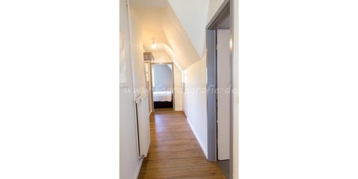 Dachgeschoßwohnung Osterby - 2 Zimmer, 75 m&sup2;, 900&euro; | Angebot:25988123