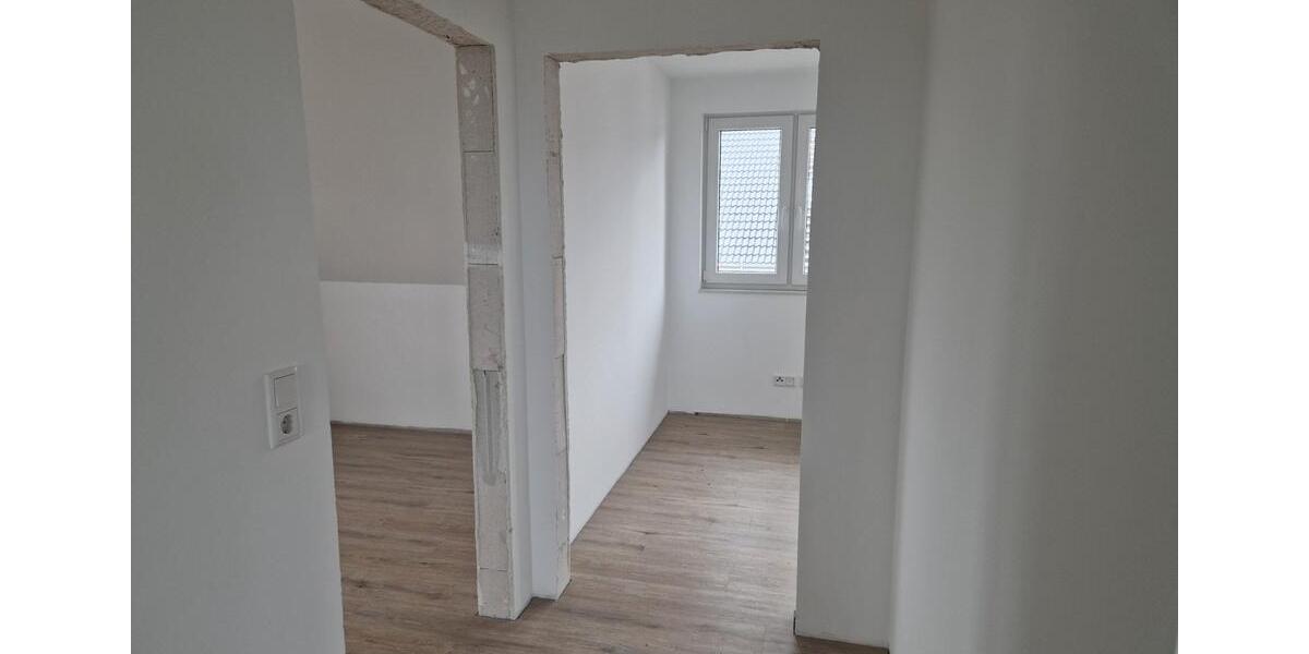 Dachgeschoßwohnung Oeversee - 4 Zimmer, 81 m&sup2;, 1.125&euro; | Angebot:25792853