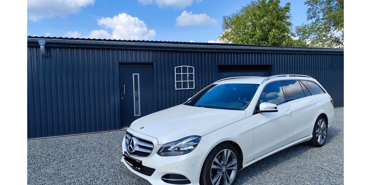 Mercedes-Benz E 200 166.000 km 15.900 &euro; Schuby 24850