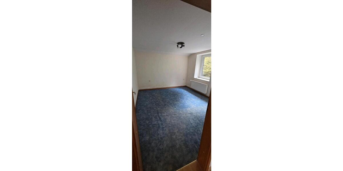 Etagenwohnung Neuberend - 4 Zimmer, 104 m&sup2;, 1.200&euro; | Angebot:26249472
