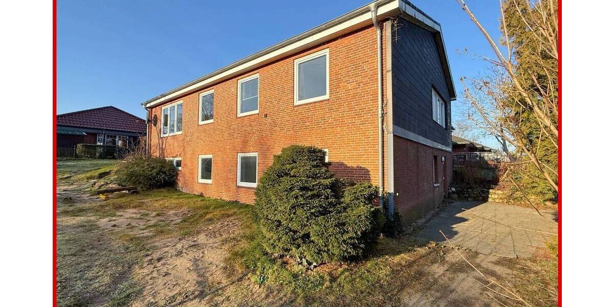 Einfamilienhaus Schleswig - 9 Zimmer, 259 m&sup2;, 275.000&euro; | Angebot:26029303