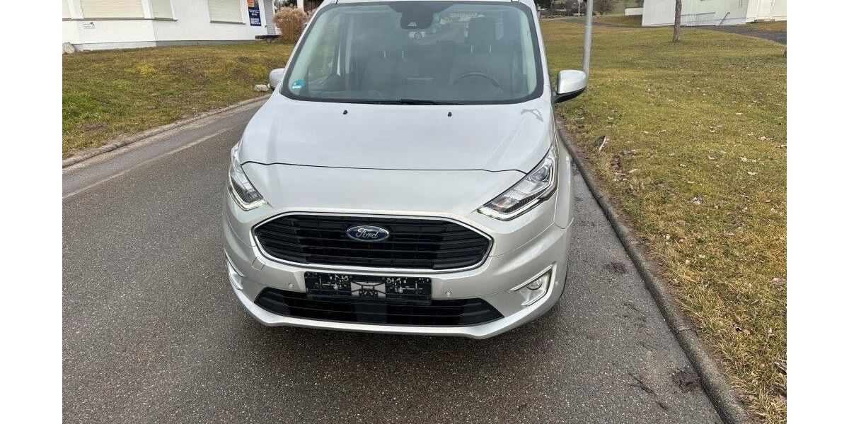 Ford Grand Tourneo 31.000 km 19.485 &euro; Klappholz 24860