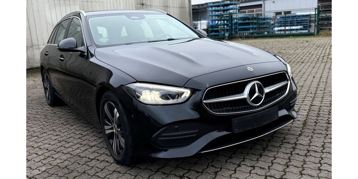 Mercedes-Benz C 220 61.000 km 32.499 &euro; Flensburg 24941