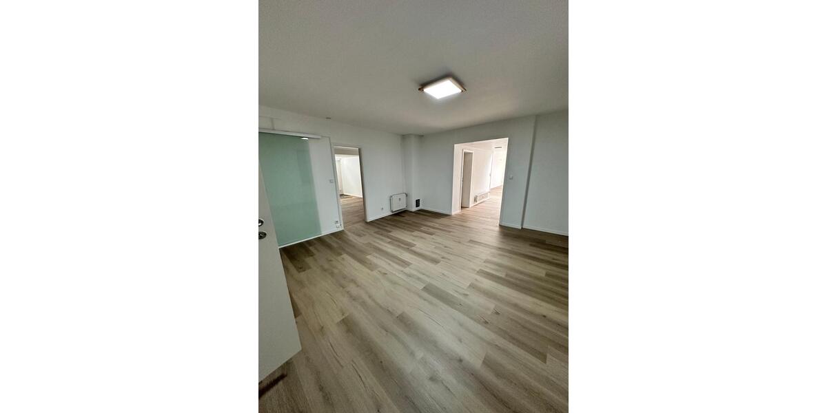 Erdgeschoßwohnung Schleswig - 4 Zimmer, 137 m&sup2;, 1.250&euro; | Angebot:24859281