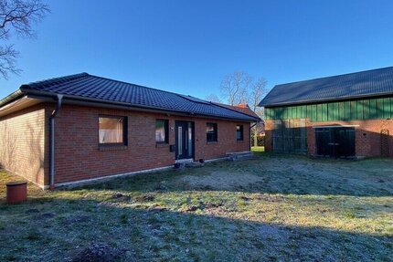 Bungalow u. Resthof, auf einem schönen Grundstück in ruhiger Dorfrandlage! - Haus Hohn | Angebot:26770165