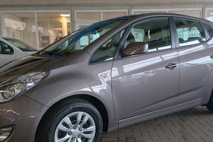 Hyundai ix20 83.954 km 10.950 &euro; Steinbergkirche 24972