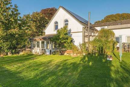 Haus Steinfeld - 12 Zimmer, 390 m&sup2;, 365.000&euro; | Angebot:25825008