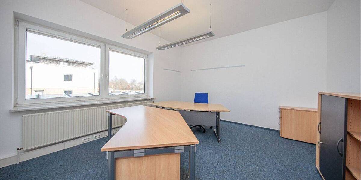Gewerbeobjekt Büdelsdorf - 6 Zimmer, 270 m&sup2;, 1.620&euro; | Angebot:26617737